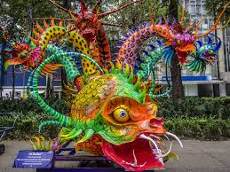Tuvo una vida humilde en su primera mitad de vida, se destacaba por dedicarse a la cartonería, experto en la realización de diversas figuras que confeccionaba y producía para personalidades de la talla de diego rivera y. El Alebrije Es De Mexico La Voz Del Arabe