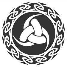 Pin Von Susanne Auf Tattoo Wikingersymbole Nordische Runen Keltische Kunst