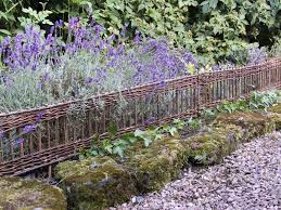 Edible Landscaping Lavender Herb Garden Jardin D Herbes Aromatiques Beeteinfassung Beeteinfassung Weide Gartenarchitektur