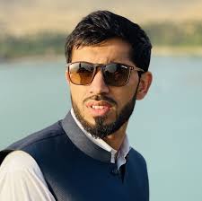 Team News: Two changes in #RCB's playing XI as they bring in Navdeep Saini  and Isuru Udana. #SRH pick Abhishek Sharma in the team. #Dream11IPL  #RCBvSRH Here are the line-ups 👇