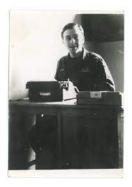 He became a pupil at queens college to study physics at a young age of 15. Episode 05 Frank Kameny Making Gay History