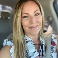 Kara Buckner's Instagram, Twitter & Facebook