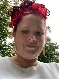 Melinda Bragg's Instagram, Twitter & Facebook