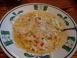Asiago Garlic Alfredo Sauce From Olive Garden Never Ending Pasta Bowl Italian Recipes Alfredo Recipe Recipes