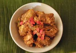 Masak hingga daging empuk dan kuah mengental. Resep Krengsengan Ayam Kampung Yang Renyah