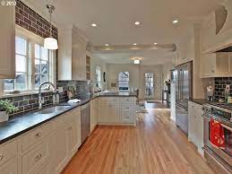 44 Modern And Minimalist Kitchen Decoration Ideas Galley Kitchen Design Kitchen Designs Layout Kitchen Layout Plans