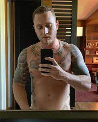 How did chet hanks become the way he is with the parents he has like what is his origin story. All About Chet Haze Tom Hanks S Rapper Son