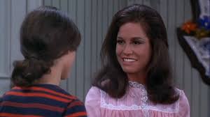 The moore cast — macleod, asner, valerie harper, cloris leachman, betty white and georgia engel (ted knight had died in 1986) — reminisced with moore in 2002 on cbs' the mary tyler moore. Watch The Mary Tyler Moore Show Season 1 Prime Video