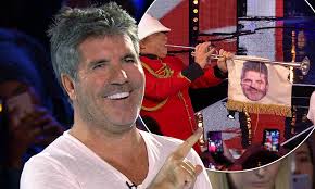 Britain's Got Talent EXCLUSIVE: David Walliams pokes fun at 'king' Simon  Cowell