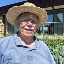 Person who makes a difference: Dubuque church gardener cultivates crops for  community's hungry
