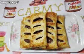 Le sfogliatine alla nutella sono una sorta di evoluzione ancora più goduriosa delle sfogliatine classiche. Sfogliatine Con Nutella Video Tutorial Carmy In Cucina Food Blogger Napoli Ricette Facili E Veloci