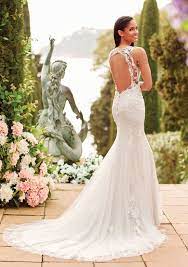 Ivory lace bridal gown wedding dress custom. Fit N Flare Brautkleid Mit Tiefem Rucken Brautmode Brautkleid Braut