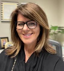 Dayna Beal's Instagram, Twitter & Facebook