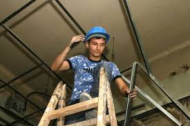 Electricieni, instalatori, șoferi, bucătari, inginer. Cele Mai Zgomotoase Locuri De MuncÄƒ Din Romania Evenimentul Zilei