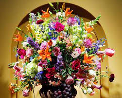 Robert e brigitte qui lavorano a uno dei tre padiglioni a forma di gigantesco mazzo di fiori per i giardini di castel trauttmansdorff. Immagini Di Bellissimi Mazzi Di Fiori 80 Foto Di Qualita