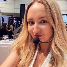 There is a new Rope Drop procedure at Magic Kingdom with what has been  described to us as a “tweak” 🏰 On-site resort guests can now go to  Fantasyland or Tomorrowland as