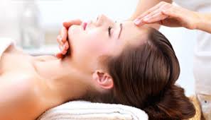 Walaupun usianya sudah di atas 55 tahun, 20 tahun di atas suamiku dan 27 tahun. Perkhidmatan Spa Dri Rumah Ke Rumah Anda Spa Bergerak Dari Rumah Ke Rumah