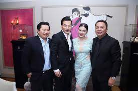 Bị nhắc chuyện chồng con, lý nhã kỳ lập tức có động thái phản hồi. Ly Nha Ká»³ Táº·ng Tráº§n Báº£o SÆ¡n Qua Ä'á»™c Trong Tiá»‡c Giang Sinh Tin Má»›i Ngoi Sao