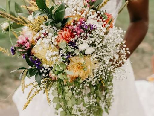 30 Playful Wildflower Wedding Bouquet Ideas
