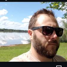 Os oculos originais da OakleyBrasil salvaram a visão deste ciclista!  Imagine o que seria dele se estivesse usando um produto falsificado?  Poderia ter se machucado ainda mais! Use sempre produtos originais e