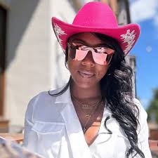 D'Tara “DT” Frank (@dtara_f) • Instagram photos and videos