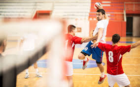 • atenção ao momento de. Iniciacao No Handebol Entenda Como Desenvolver Os Fundamentos Do Esporte