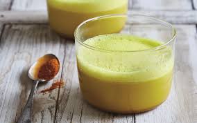 Goldene Milch Von Dana Schwandt Schlaf Geheimwaffe Yogaworld De Goldene Milch Rezept Goldene Milch Rezepte
