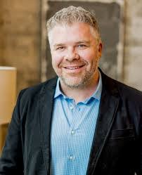 Chris Ratcliff's Instagram, Twitter & Facebook