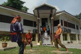 Selangor darul ehsan antara cerita yang mengaitkan nama selangor adalah daripada sejenis serangga yang digelar 'langau'. Asal Usul Nama Selangor Tajas Media