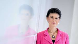 Die parteiführung geht dazu auf distanz. Sahra Wagenknecht Die Widerspruche Sind Ihre Hoffnung Literatur