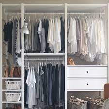 Codes promo, ventes flash, livraison offerte, trouvez le produit de vos rêves à prix réduit ! Dressing Pas Cher Nos Astuces Pour S Equiper A Petit Prix Femme Actuelle Le Mag