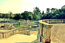 nimes jardin de la fontaine that way nimes france park garden roman nimes paris skyline explore