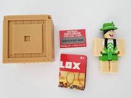 ROBLOX Series 2 Beeism action Figure mystery box + Virtual Item Code 2.5