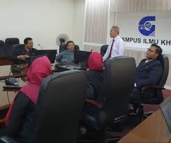  murid mempraktikkan ucapan seorang demi seorang. Modul 10 Minit Perhimpunan Bersama 10 Minit Perhimpunan