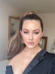 Addie Knott's Instagram, Twitter & Facebook