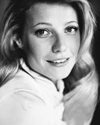 Best Black Actresses In Their 30s Women We Love In Their 30s Beautiful In Black And White Mythirtyspot Gwyneth Paltrow Gwyneth Paltrow Hair Famous Faces