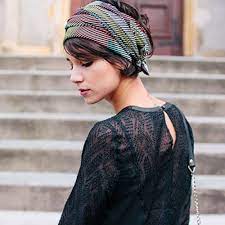 Fold the scarf in half, then drape it around your neck with the loop at one side and the loose ends at another. Scarf Hairstyles For Short Hair Novocom Top