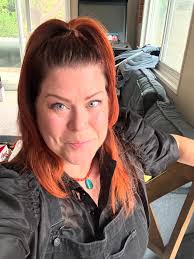 Danielle Priest (@33bleu33) • Instagram photos and videos