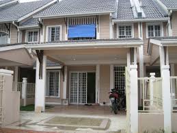 Teras rumah bukan hanya sekedar untuk mempercantik eksterior, tetapi juga melindungi area depan rumah, seperti pintu dan jendela dari sinar matahari maupun hujan. Rumah Teres Teres Bayu Subang Bestari Shah Alam Untuk Dijual Intermediate Ejen Hartanah Berdaftar House For Sale In Shah Alam Harga Rumah Market Value Agensi Bumiputera Melayu Muslim Hartaprima Com