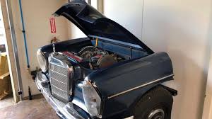 El are un mercedes luxos. El Capo De Este Mercedes 220 Se Oculta Un Tesoro Para Melomanos