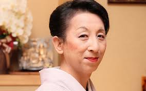 2ページ目)結婚10年目で“女性になりたい”と打ち明けたトランスジェンダー当事者（56）が直面した、周囲の反応「『あそこの社長おかまになったんやって』と噂が…」  | 文春オンライン