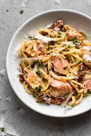 This Creamy Cajun Salmon Pasta Is Full Of Flavor With A Touch Of Spice The Perfect Easy Weeknight Dinner That S Salmon Pasta Recipes Salmon Pasta Cajun Salmon