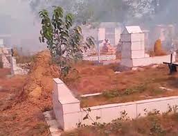 Semulsp ignora incêndio dentro de cemitério em Manaus, mostra visitante