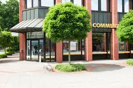 If you're making or receiving a payment to a commerzbank account and you want your money to arrive quickly and safely in germany, you'll need to provide the bank with a few extra details. Commerzbank Banken Und Finanzen City Elmshorn