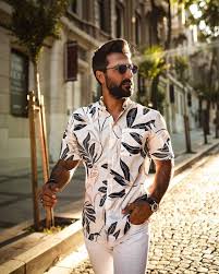 Camisa Branca Para Fim De Ano Camisa Branca Floral Calca Branca E Acessorios Masculinos Blog Newoldman Com Br Looks Masculino Camisas Masculinas Moda Masculina