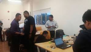 Informasi terkini dari portal malaysia berkaitan bantuan sara hidup bsh, eoperasi, egumis, adpm, saps ibu bapa, epenyata gaji dan banyak lagi untuk rujukan anda. Skmm Serbu Pejabat Malaysiakini