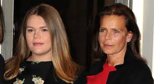 See more of stéphanie de monaco on facebook. La Hija Pequena De Estefania De Monaco Habla De Drogas No Hay Que Tener Tres Gramos En La Sangre Para Pasarlo Bien Informalia Es