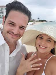 Yall are invited to my awesome wedding🤑🤑