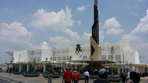 Islam shows that because the materialistic and hedonistic life currently characterising modernity only emphasises the physical aspects of life, spiritual aridity, moral decadence and stress will become a commonplace. Masjid Universiti Islam Malaysia Cyberjaya Home Facebook
