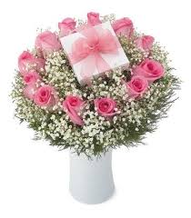 Valentines Day Flower Arrangement To Express Your Love Valentine S Day Flower Arrangements Valentines Flowers Flower Arrangements